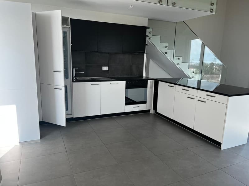 Superbe duplex récent de 3.5 pièces avec vue partielle sur le lac (5)