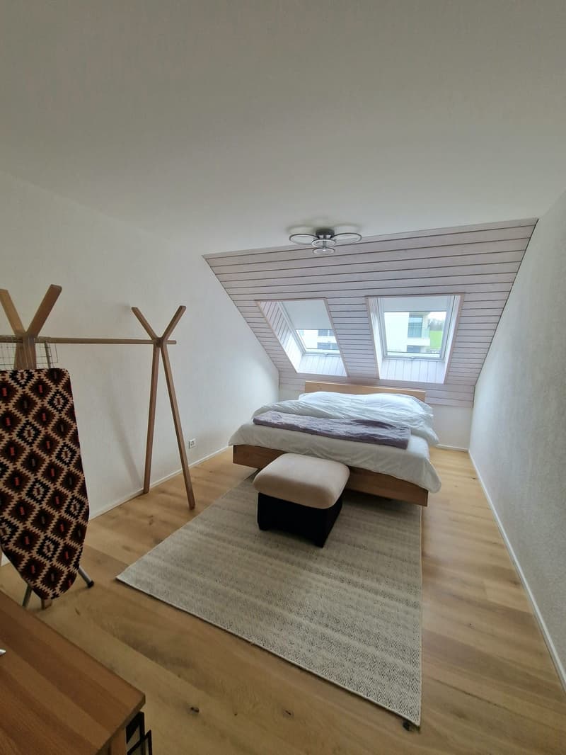 En exclusivité - Spacieux et lumineux duplex récent de 3.5 pièces avec vue partielle sur le lac (5)