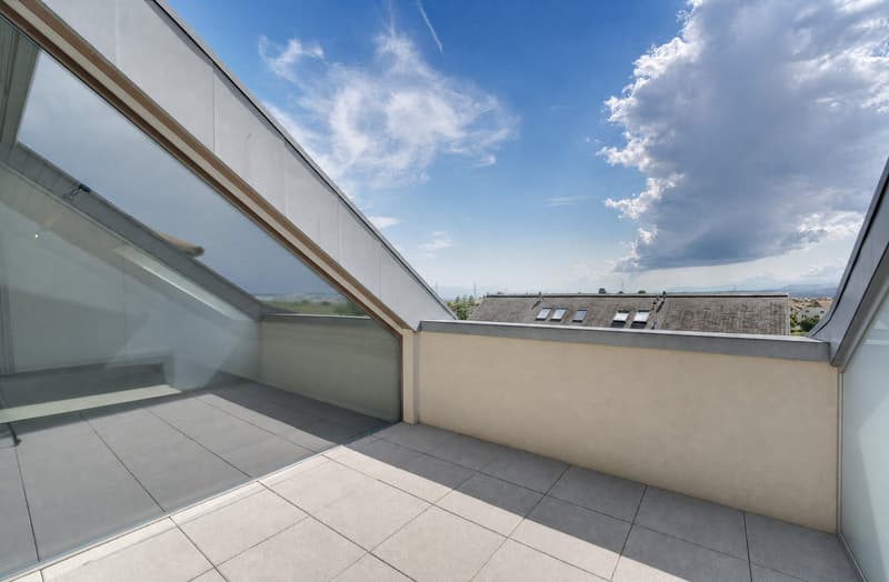 En exclusivité - Spacieux et lumineux duplex récent de 3.5 pièces avec vue partielle sur le lac (14)