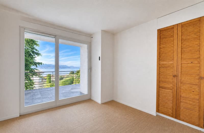 Rare villa jumelle avec vue imprenable sur le lac, au cœur d'un quartier résidentiel (10)