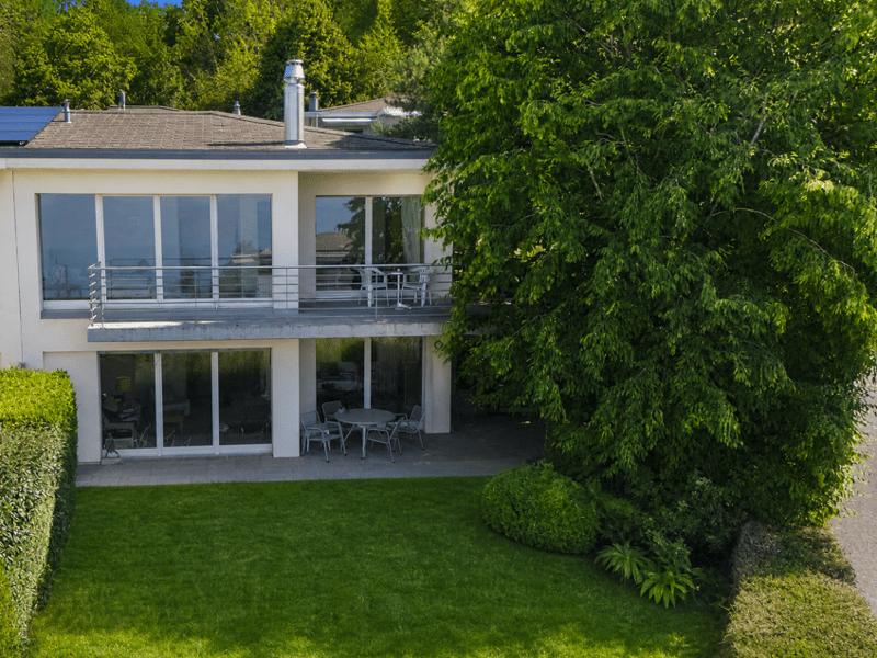 Rare villa jumelle avec vue imprenable sur le lac, au cœur d'un quartier résidentiel (1)