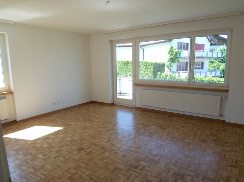 Wohnzimmer mit Balkon
