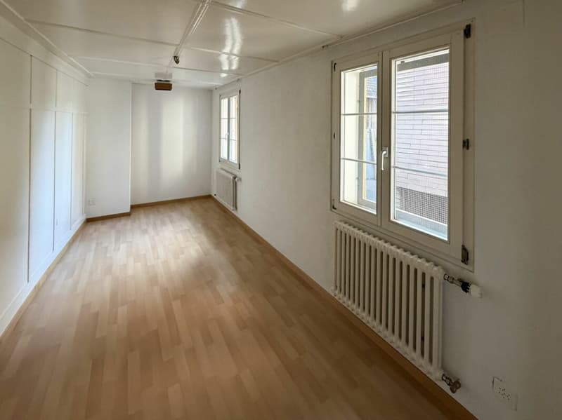 Wohnhaus mit kleinem Laden (8)