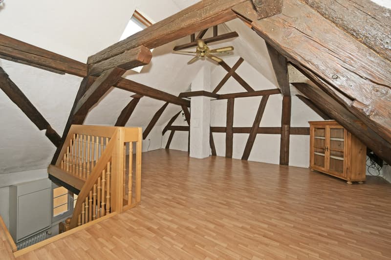 Dachgeschoss mit Sichtbalken
