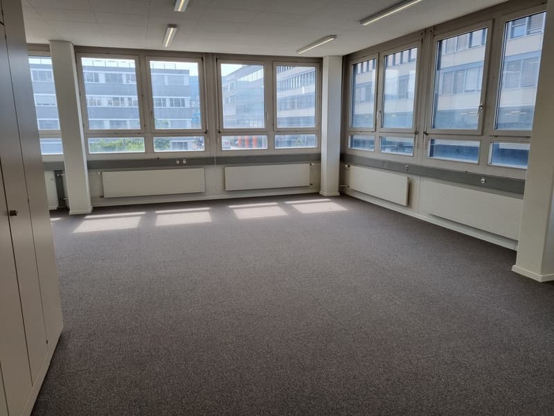 Espaces de bureau lumineux à louer dans la zone industrielle de Dietikon (3)