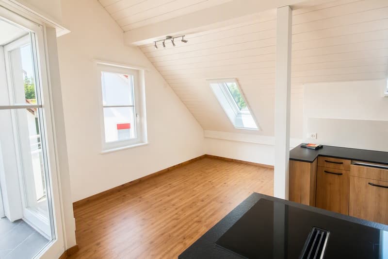 Helle 3.5-Zimmer-Dachgeschosswohnung mit modernem Ausbaustandard in Bäretswil (3)