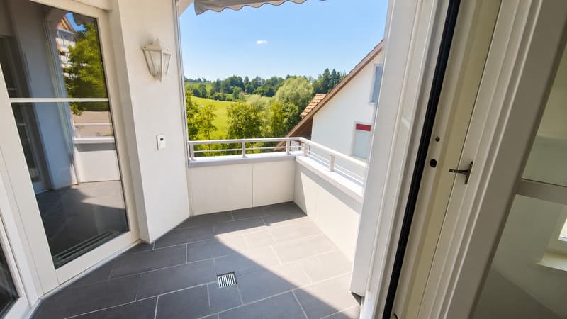 Helle 3.5-Zimmer-Dachgeschosswohnung mit modernem Ausbaustandard in Bäretswil (5)