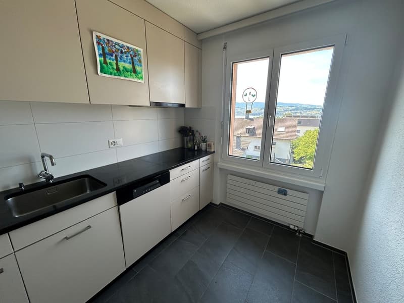 Helle Wohnung mit Ausblick zu vermieten (2)