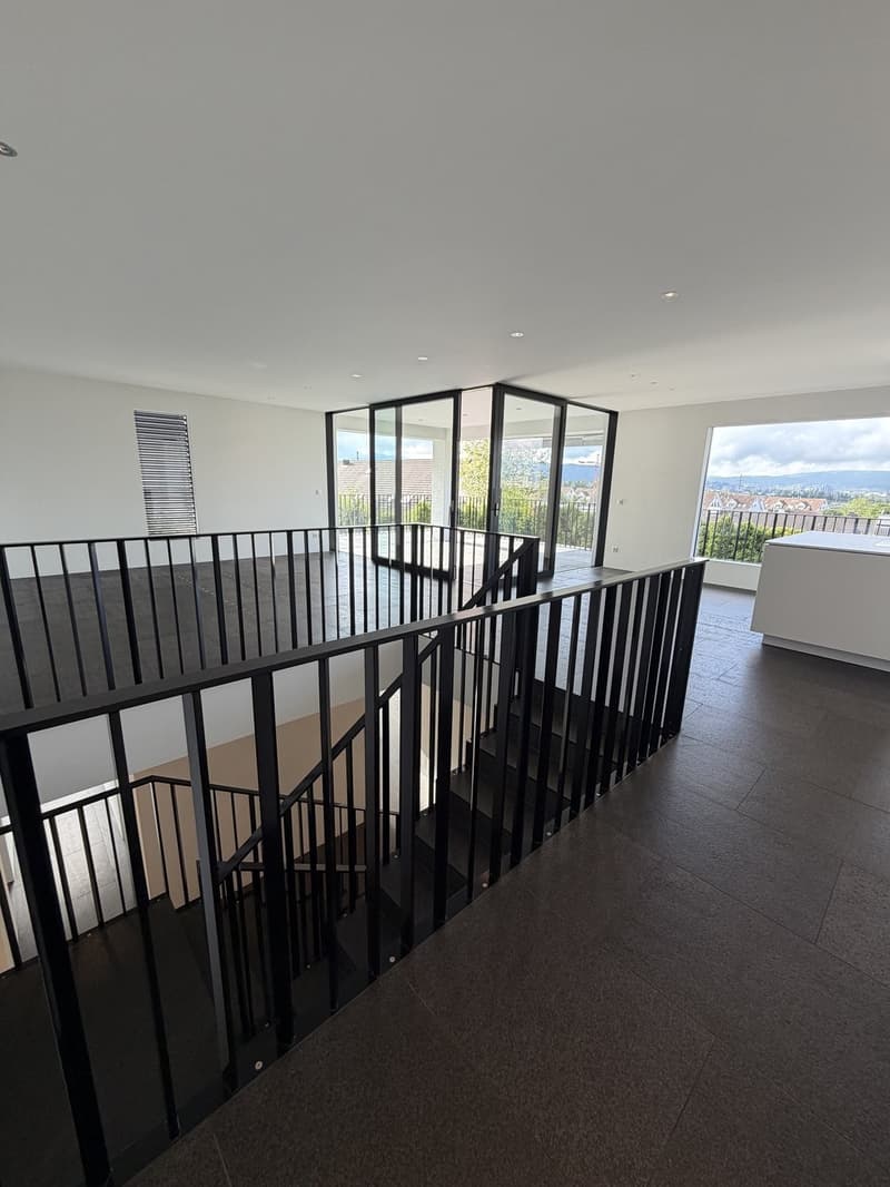 Stilvolle 4.5-Zimmer-Maisonettewohnung in Weiningen (3)
