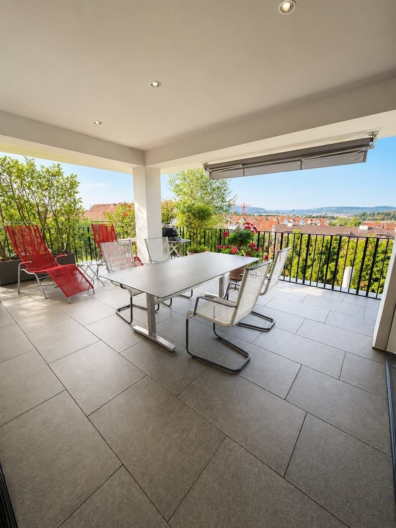 Stilvolle 4.5-Zimmer-Maisonettewohnung in Weiningen (8)