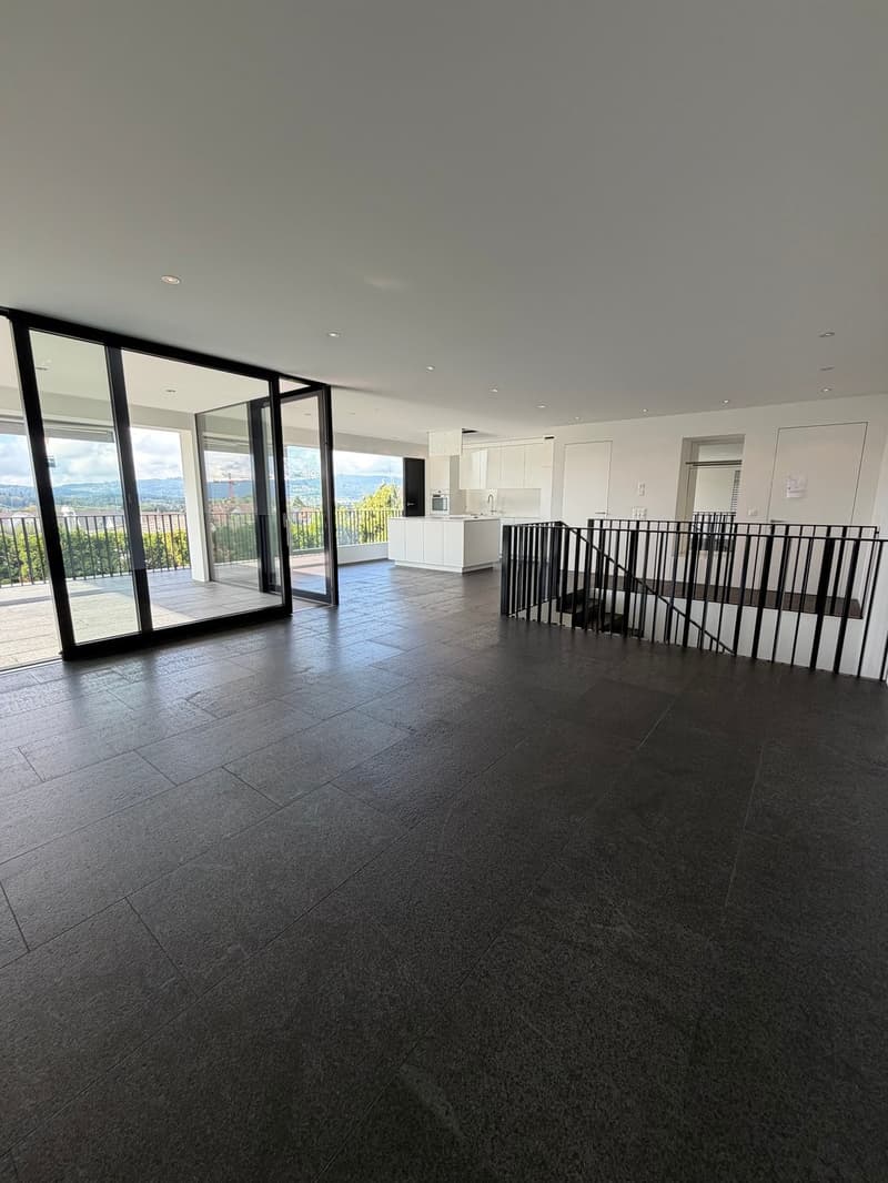 Stilvolle 4.5-Zimmer-Maisonettewohnung in Weiningen (2)