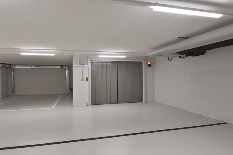Einstellhalle Autolift