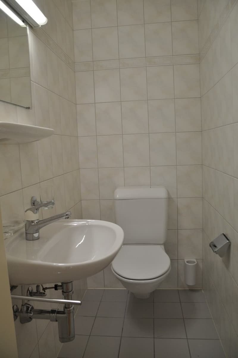 separates WC