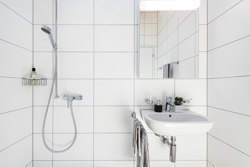Badezimmer mit Dusche