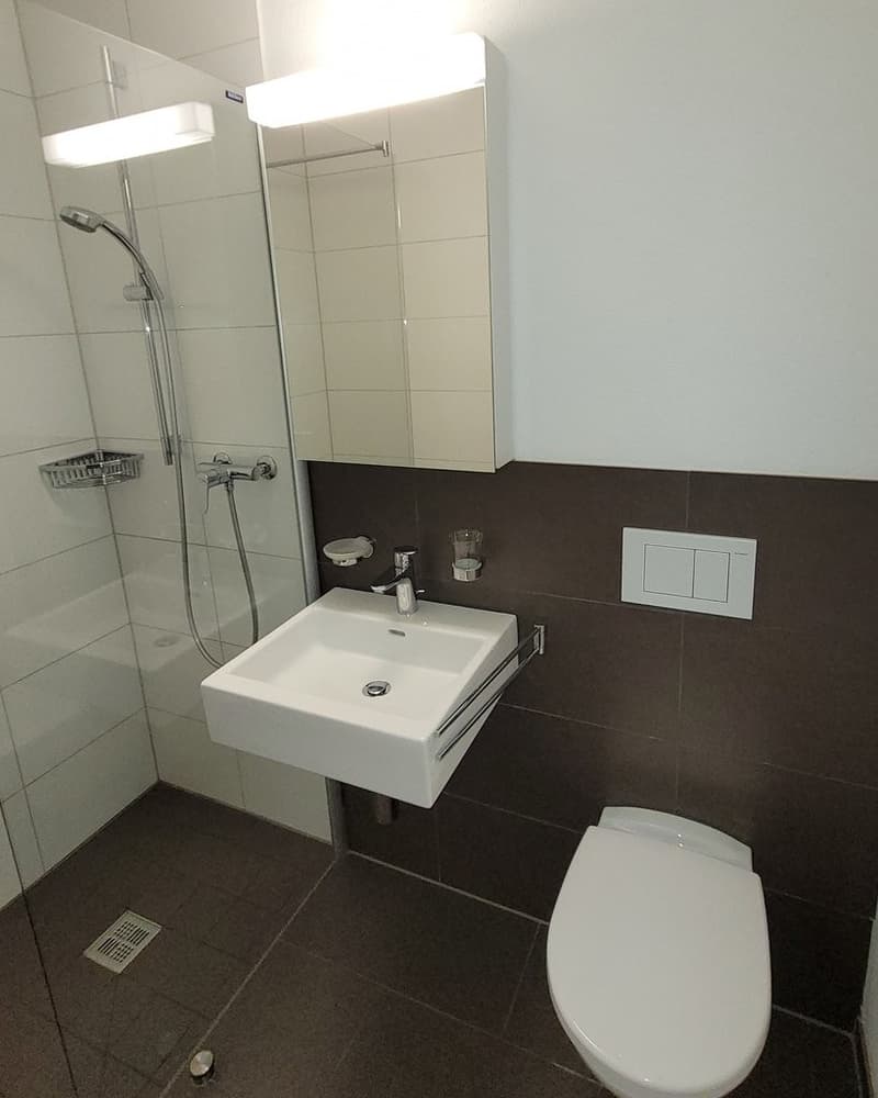 Separates Badezimmer