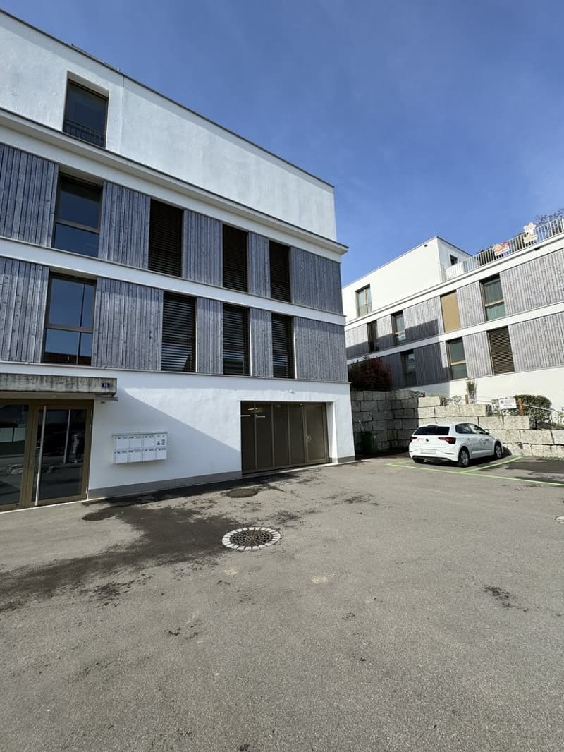Sichern Sie sich Ihren Einstellhallenparkplatz in Eiken! (2)