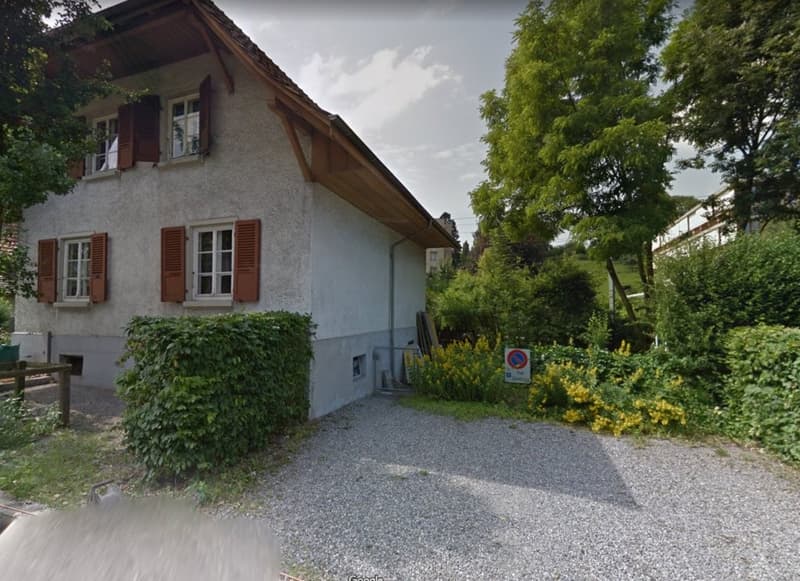 Parkplatz nächst RBS Haltestelle Papiermühle (1)
