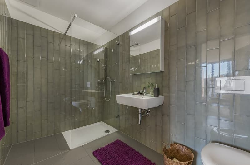 Separates Badezimmer