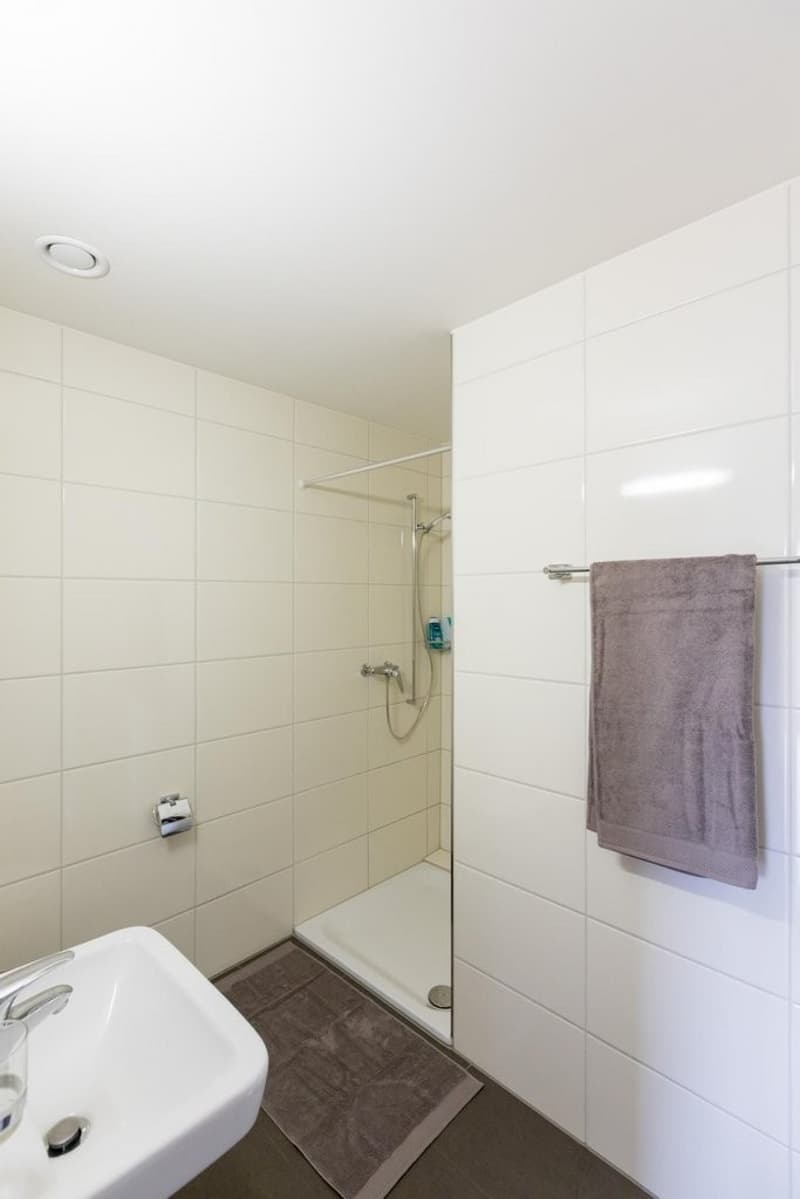 Badezimmer mit Dusche