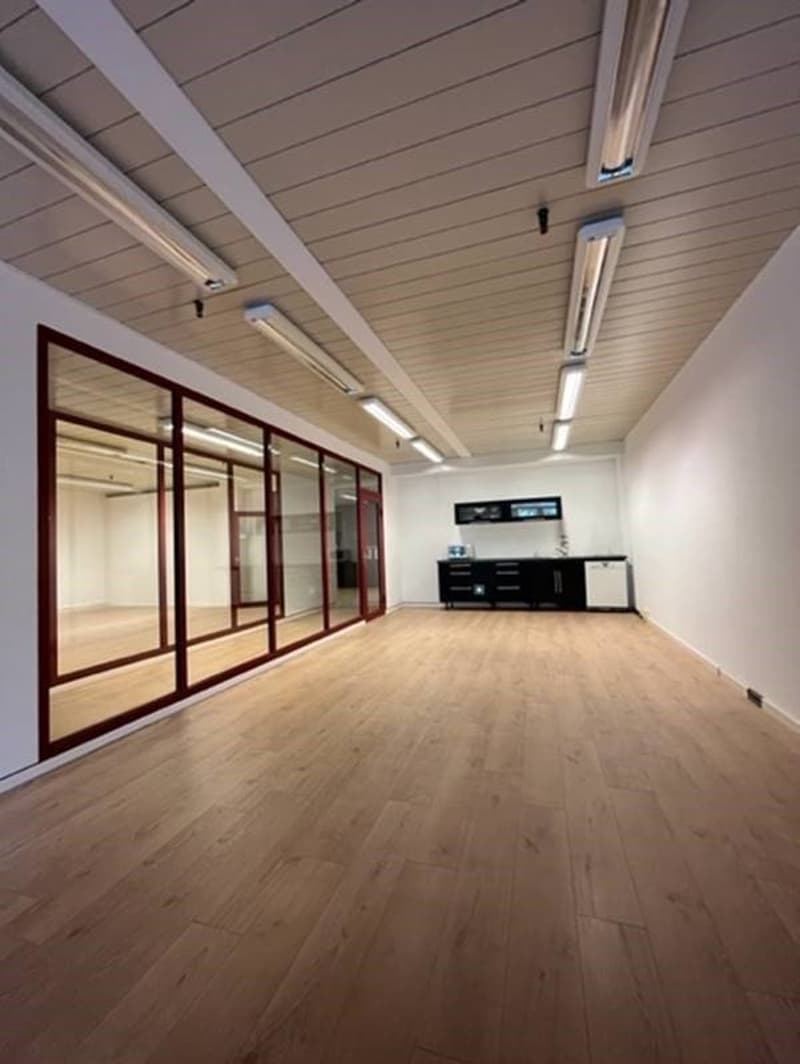 Vos nouveaux bureaux proche de l'autoroute ! (5)