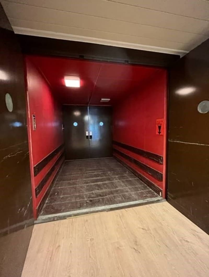 Vos nouveaux bureaux proche de l'autoroute ! (11)