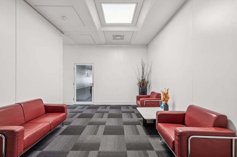 Surface commerciale de 450 m2 au coeur du World Trade Center II (9)