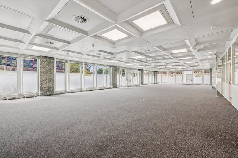 Surface commerciale de 450 m2 au coeur du World Trade Center II (7)