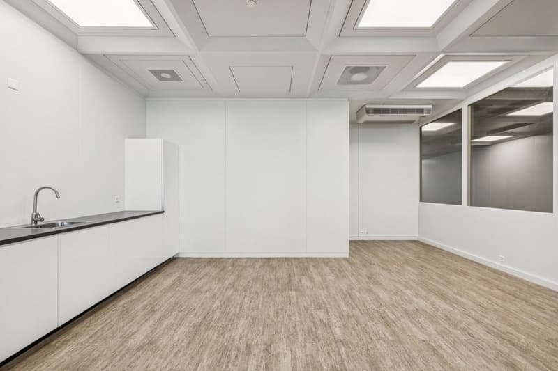 Surface commerciale de 450 m2 au coeur du World Trade Center II (5)