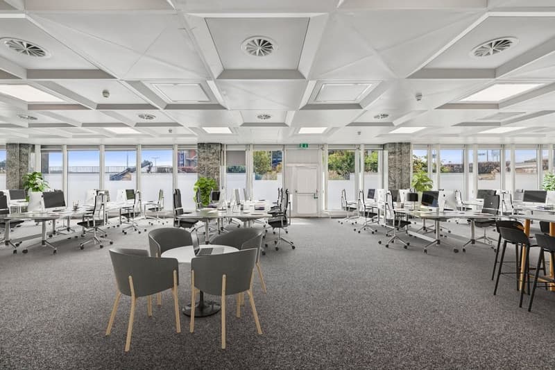 Surface commerciale de 450 m2 au coeur du World Trade Center II (1)