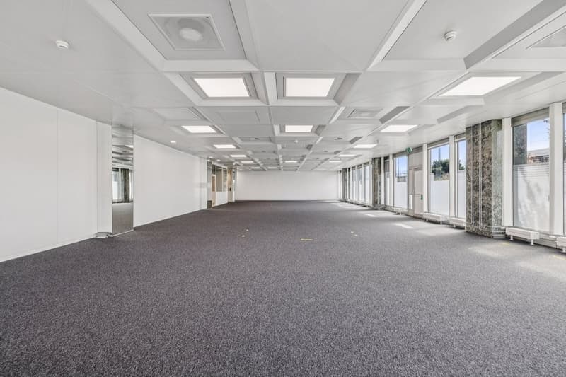 Surface commerciale de 450 m2 au coeur du World Trade Center II (4)