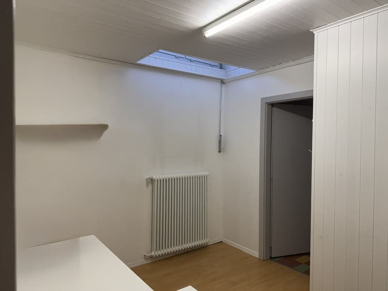 bureau.jpg