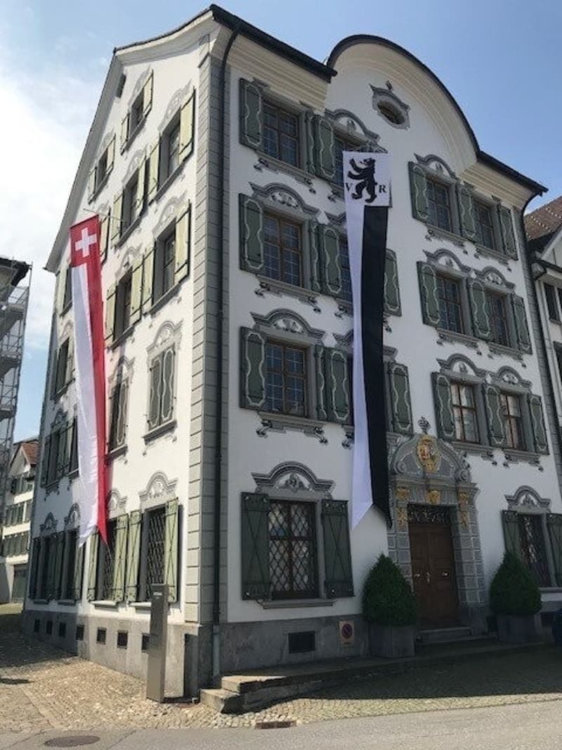 Platz_12_Wetterhaus_Gesamtansicht.jpg
