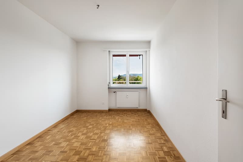zentral gelegene Wohnung mit grosszügigem Balkon (10)