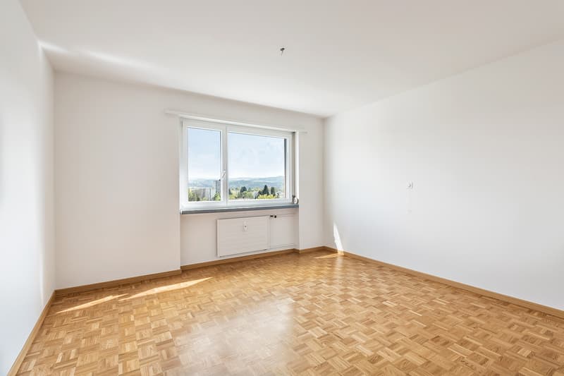 zentral gelegene Wohnung mit grosszügigem Balkon (9)