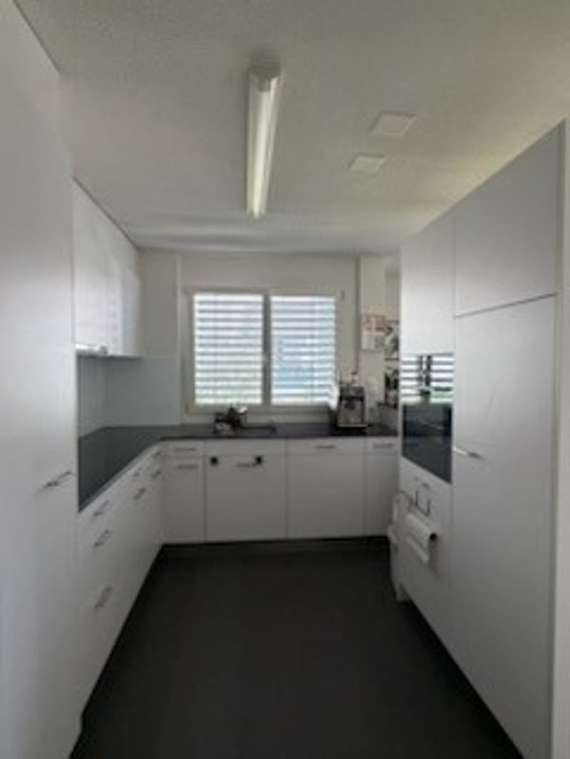 Moderne und helle 2.5 Zimmerwohnung (1)