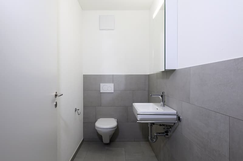 separates WC