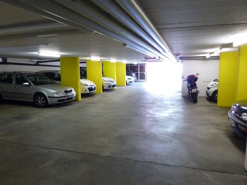 Einstellhalle