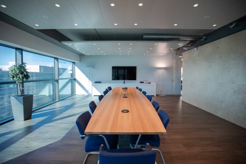 Exklusive Büro- und Showroomflächen mit Autolift bis zu 5'700 m² (8)