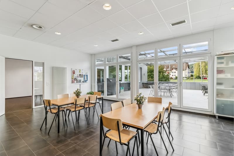 Attraktive Bürofläche an gut erschlossener Lage in Villmergen zu vermieten. (9)