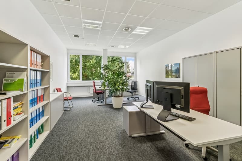 Attraktive Bürofläche an gut erschlossener Lage in Villmergen zu vermieten. (4)