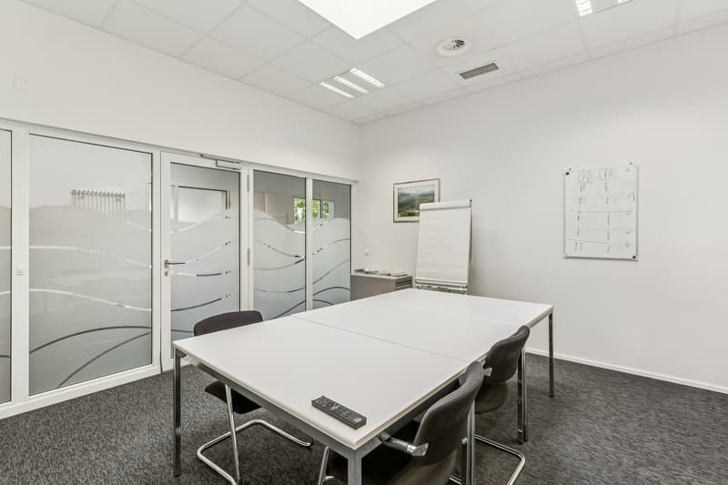 Attraktive Bürofläche an gut erschlossener Lage in Villmergen zu vermieten. (10)