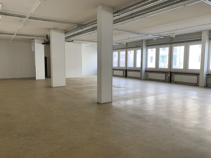 Surface administrative d'env. 290m2 à louer au 1er étage au Locle (2)