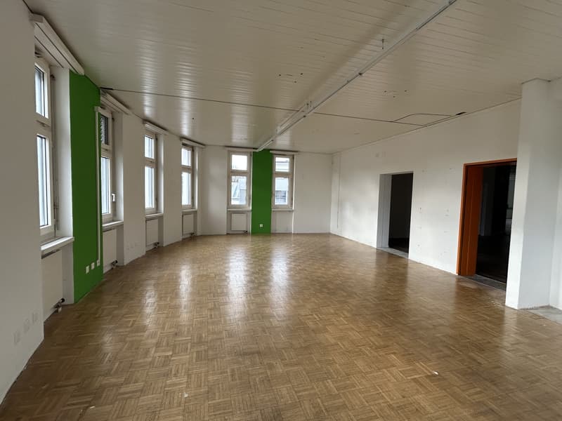 Flexible Büro- oder Praxisfläche an zentraler Lage in Rüti ZH! (2)