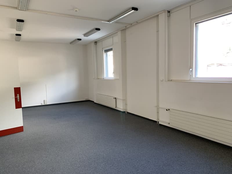 Bureau lumineux au 2 étage  Montreux centre, bail de durée déterminée (10)