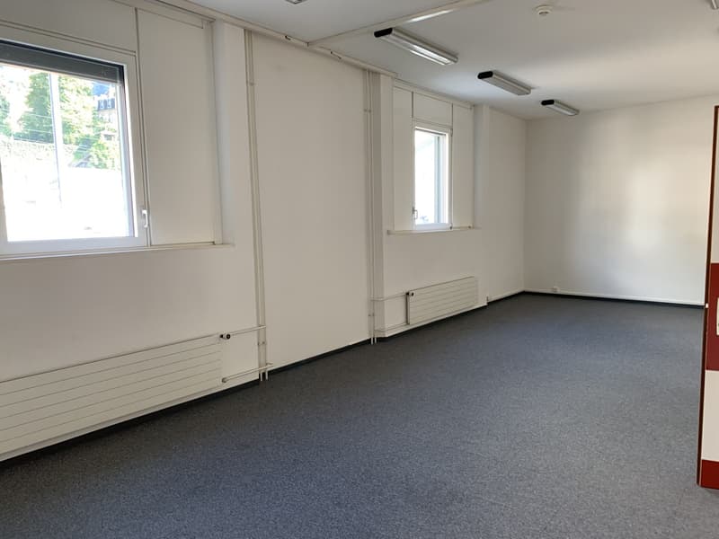 Bureau lumineux au 2 étage  Montreux centre, bail de durée déterminée (9)