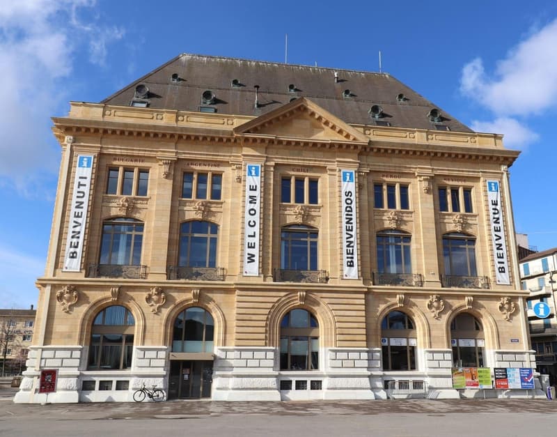 Grand dépôt d'env. 132 m2 à louer au sous-sol à l'Hôtel des Postes à Neuchâtel (1)