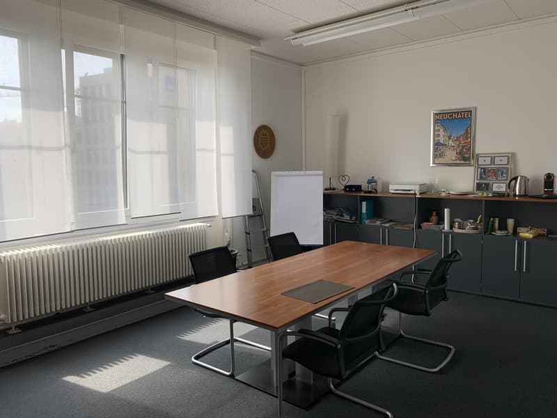 Bureau lumineux de 73 m² au centre-ville de Neuchâtel - Idéal pour activité administrative (2)