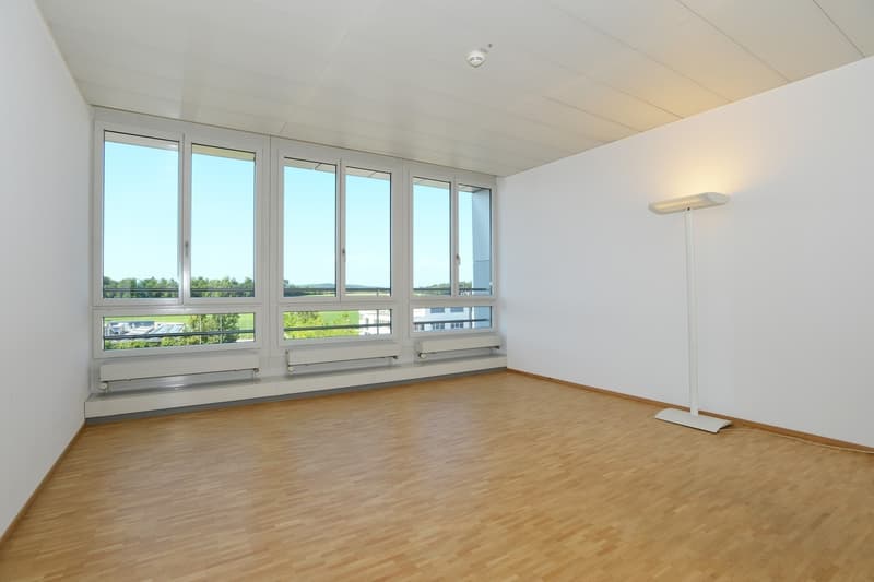 Ihr Büro direkt beim Bahnhof Mägenwil (2)