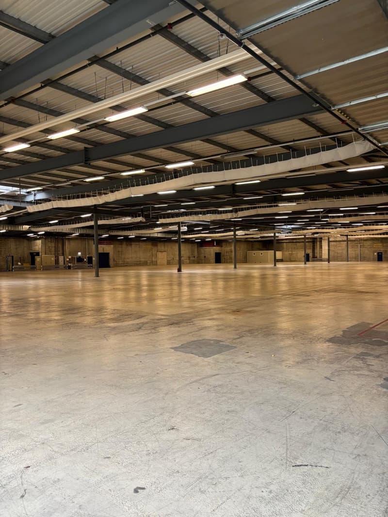 Halle industrielle exclusive (1er étage) avec bureaux intégrés à Neuendorf SO (2)