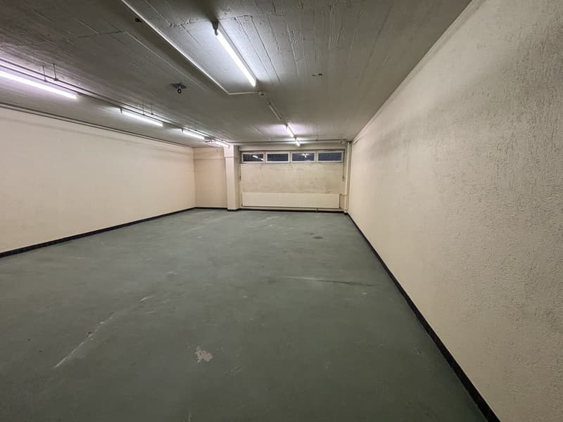 À louer  Dépôt de 72 m² au Locle (5)